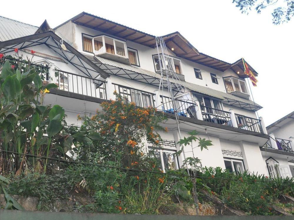 New Tour Inn Nuwara Eliya Buitenkant foto