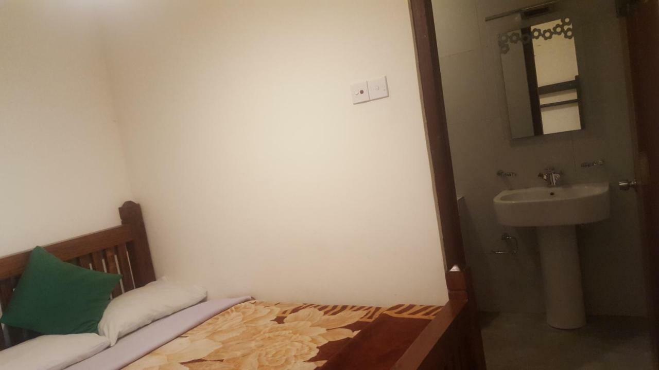 New Tour Inn Nuwara Eliya Buitenkant foto